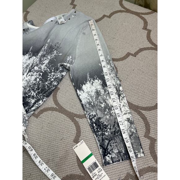 Alfred Dunner Alpine Lodge 3/4 sleeve gray/ white sweater, size large, MSRP $66 - Picture 7 of 9